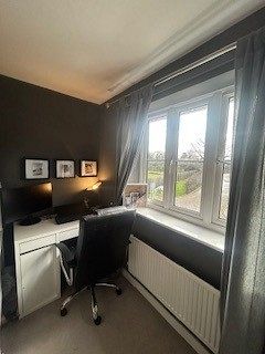 8 Killick Road, Westvale Park, Horley, Surrey